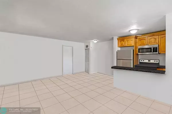 Miami, FL 33165,9375 SW 40th Ter  #107