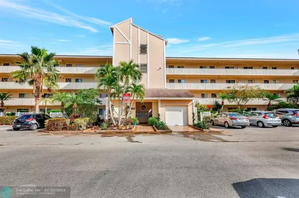 Delray Beach, FL 33446,14376 Amberly Ln  #107