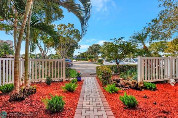 Delray Beach, FL 33446,14376 Amberly Ln  #107