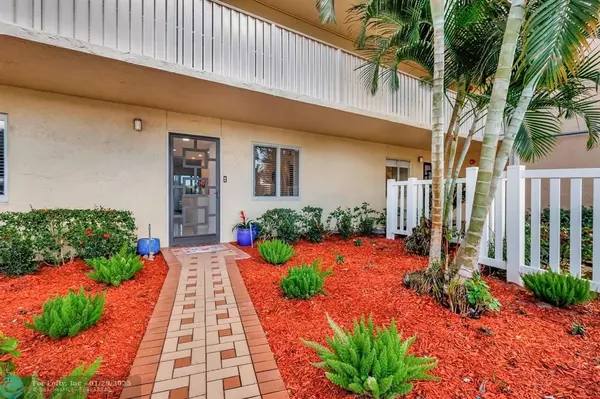 Delray Beach, FL 33446,14376 Amberly Ln  #107