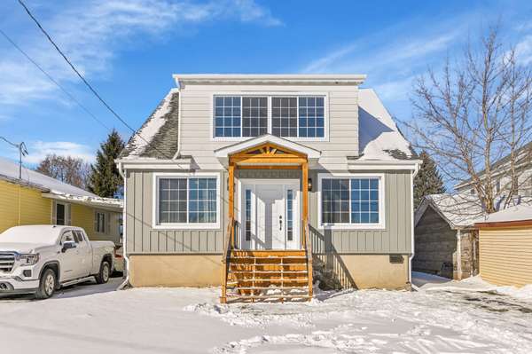 2 Claude AVE, Cornwall, ON K6H 2K8