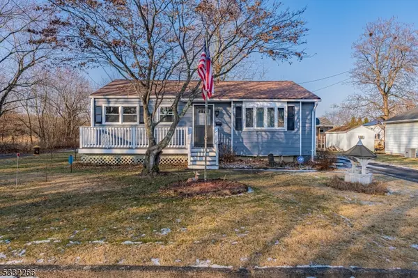 24 Sydney Pl, Manville Boro, NJ 08835