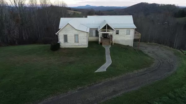 Hillsville, VA 24343,184 Thistle Trail