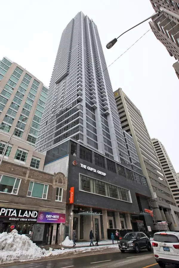 Toronto C08, ON M4W 0B4,395 Bloor ST E #3504