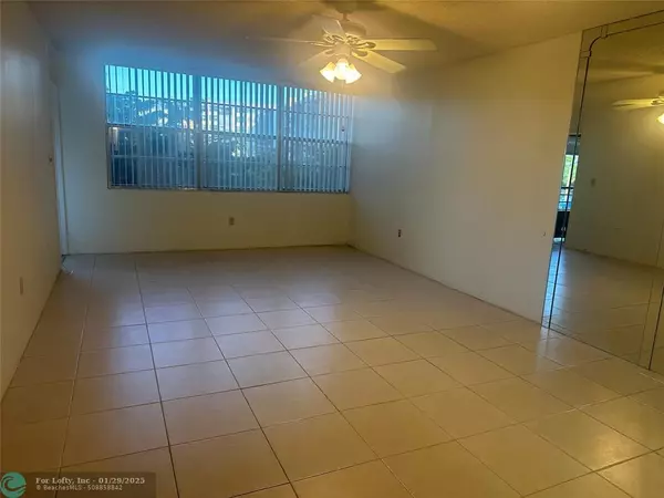 Pembroke Pines, FL 33026,1100 Saint Charles Pl  #313