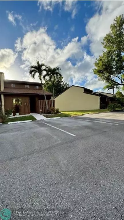 Davie, FL 33328,4261 S PINE ISLAND RD  #4261