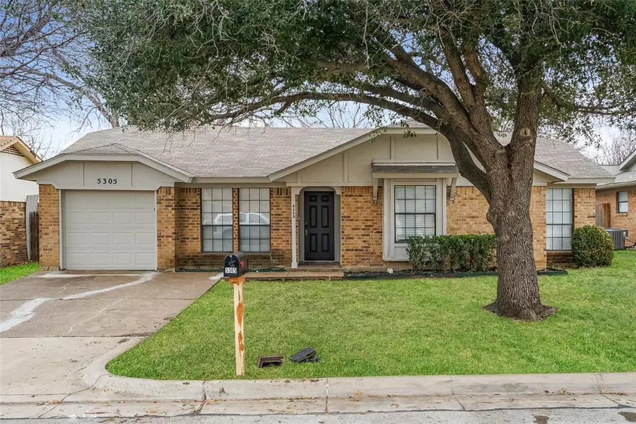 5305 Virburnum Court, Arlington, TX 76018