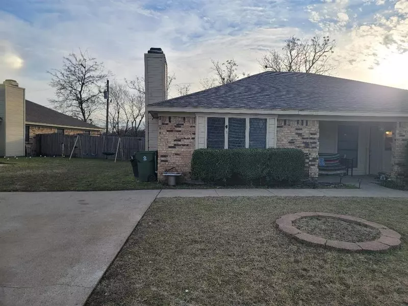 6610 Laura Ann Court, Richland Hills, TX 76118