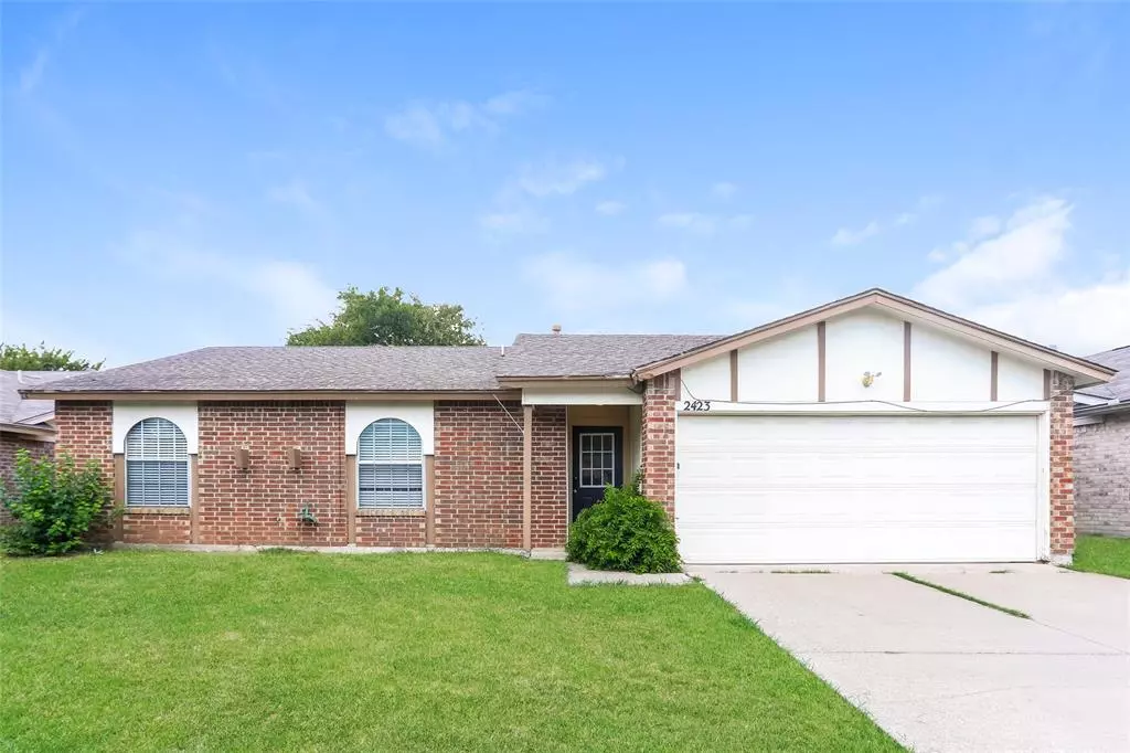 Arlington, TX 76018,2423 Heathercrest Drive