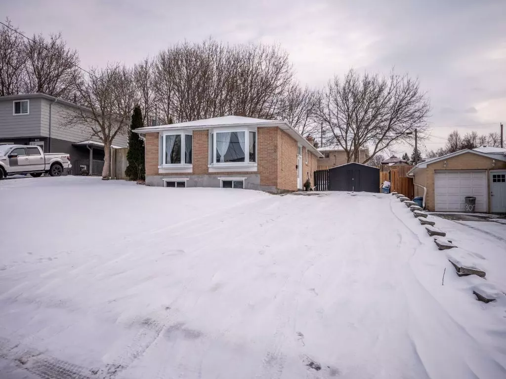 Newmarket, ON L3Y 3B2,807 Greenfield CRES #Upper