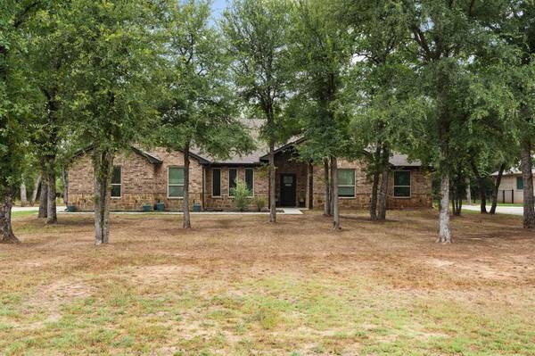 144 Eagle Drive, Lipan, TX 76462