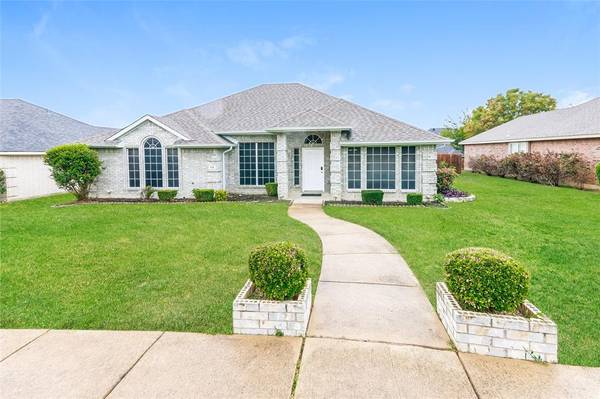 513 Wendy Lane, Desoto, TX 75115