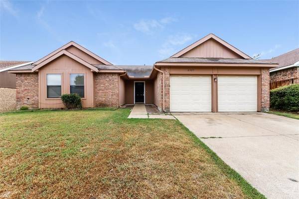 6427 Woodstream Trail, Fort Worth, TX 76133