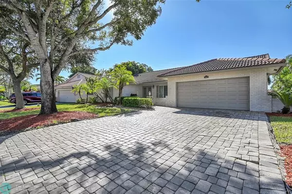 10852 NW 6th St, Coral Springs, FL 33071