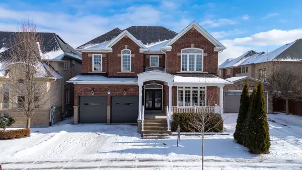 35 Morland CRES, Aurora, ON L4G 7Z2