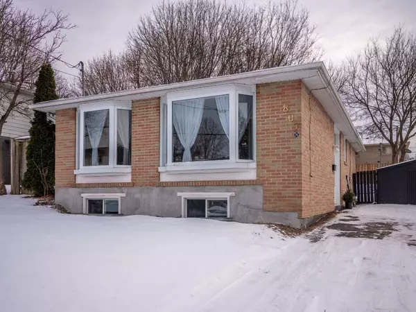 Newmarket, ON L3Y 3B2,807 Greenfield CRES #Upper