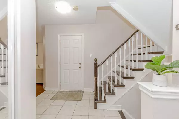 Oakville, ON L6M 5H2,3120 Highbourne CRES