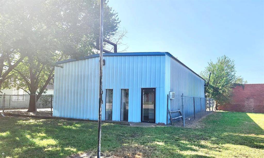 315 W Moses Street, Cushing, OK 74023