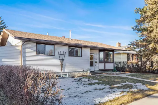 Calgary, AB T2A 4R3,447 Manora WAY Northeast