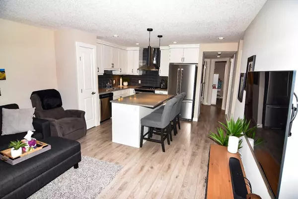 Calgary, AB T3M 2V5,813 Cranbrook WALK Southeast