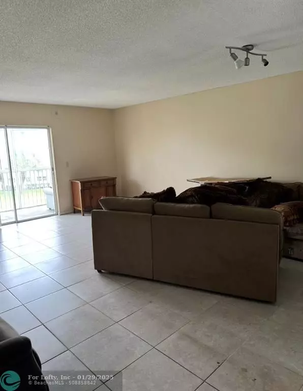 Lauderhill, FL 33313,4751 NW 21st St  #302