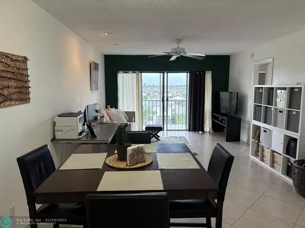 Deerfield Beach, FL 33064,1101 Crystal Lake Dr  #507