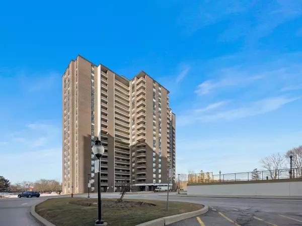 1535 Lakeshore RD E #209, Mississauga, ON L5E 3E2