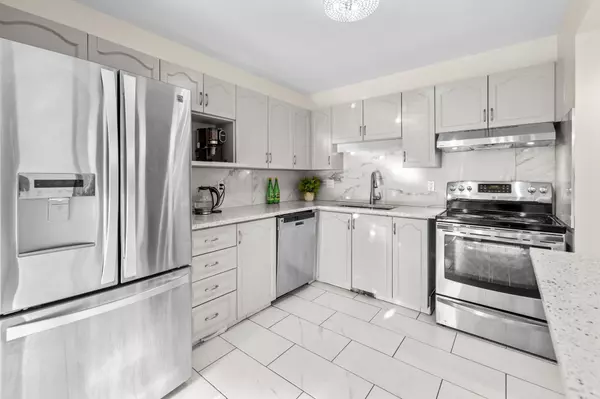 Barrhaven, ON K2G 5Z9,142 Markland CRES