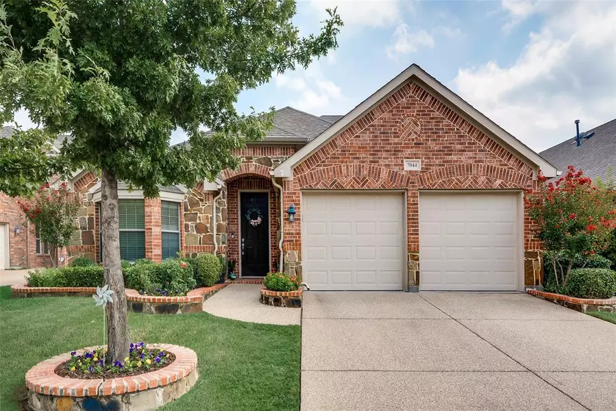 7044 Bethlehem Drive, Grand Prairie, TX 75054