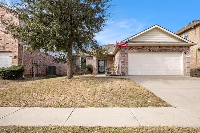 4229 Summer Star Lane, Fort Worth, TX 76244