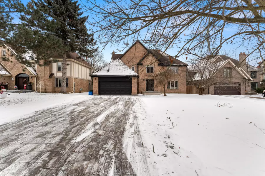 108 Winchester LN, York, ON L4C 6Y7