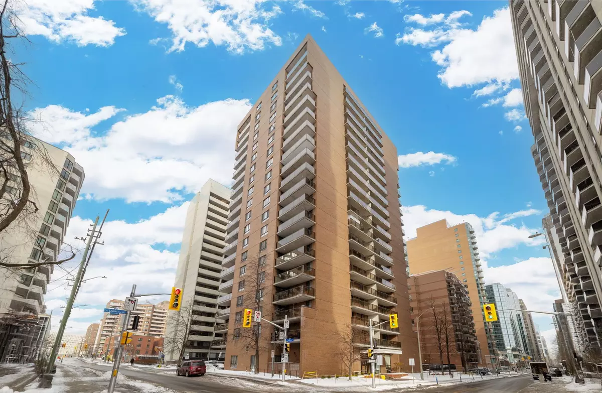 Ottawa Centre, ON K1R 7X1,475 LAURIER AVE W #702