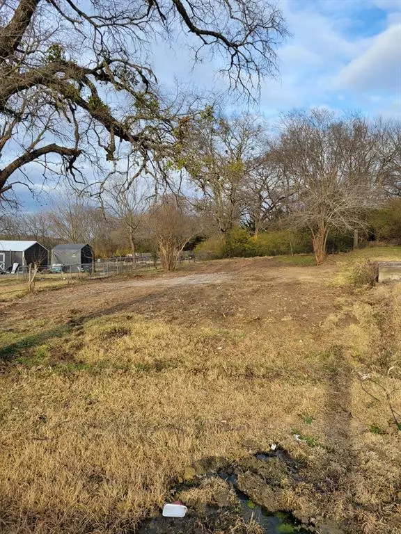 Kaufman, TX 75142,706 W PYLE Street