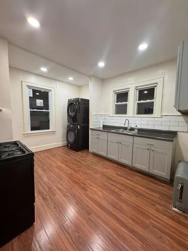 Newark City, NJ 07106,51 Poe Ave #2