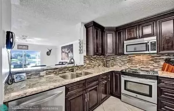 Boynton Beach, FL 33436,9779 Kamena Cir  #128