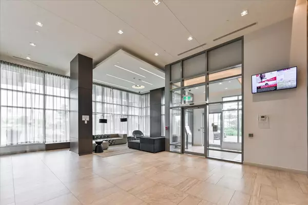 Mississauga, ON L5M 0Y3,2560 Eglinton AVE W #2108