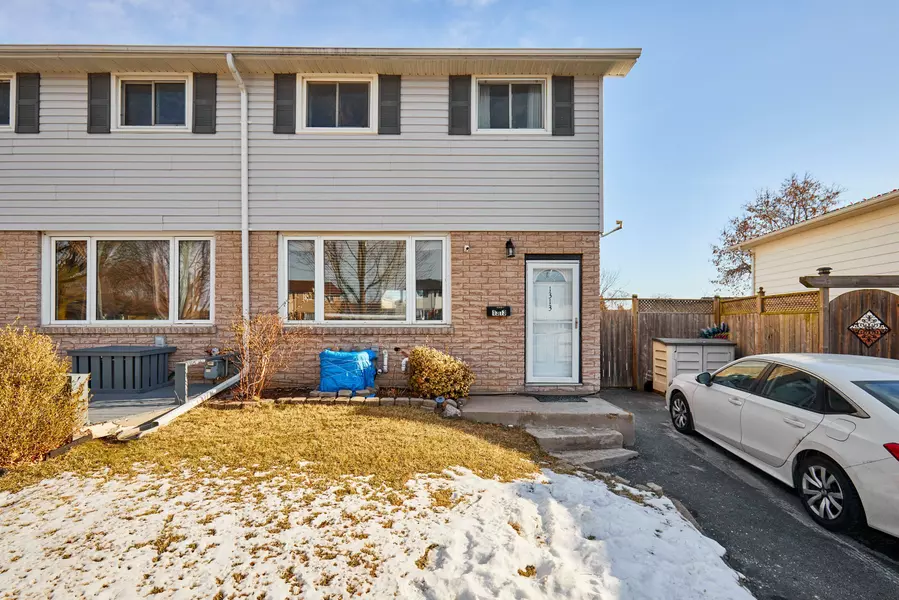 1313 Lakefield CT, Oshawa, ON L1J 3Y5