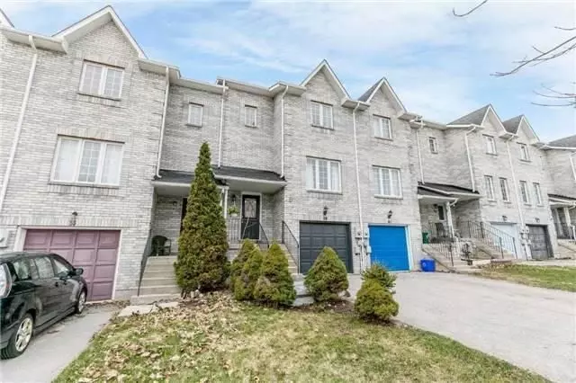 38 Hattie CT, York, ON L4P 3Z8