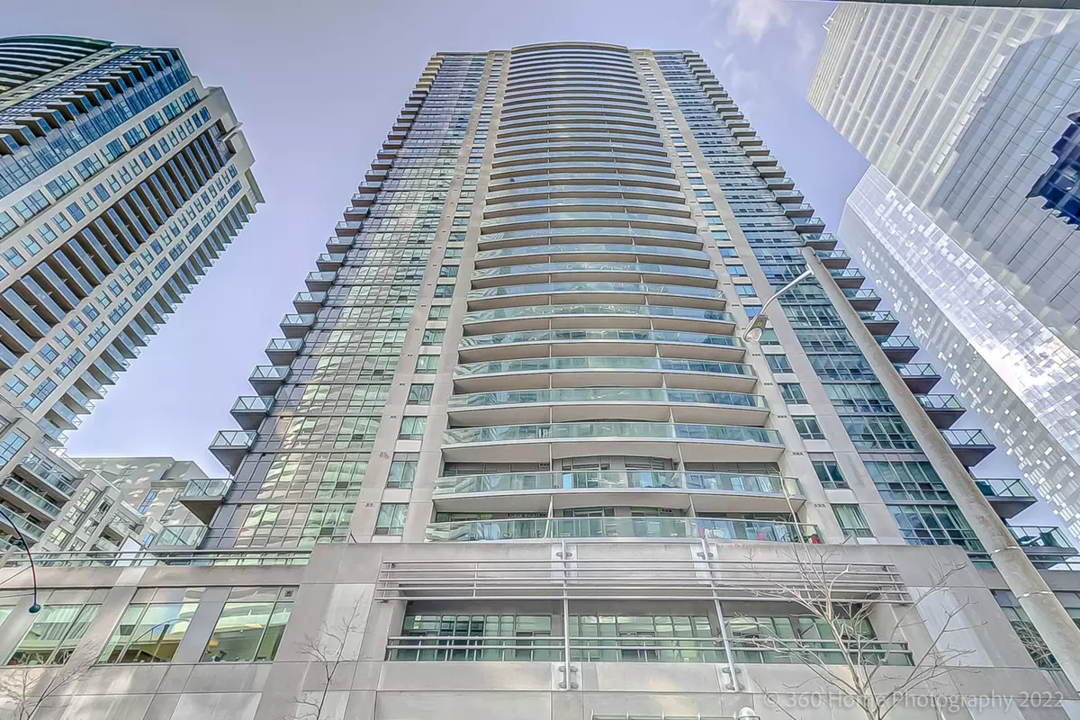 Toronto, ON M5J 3A4,30 Grand Trunk CRES #1203