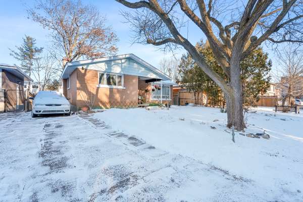 2691 Marie ST, Ottawa, ON K2B 7E3