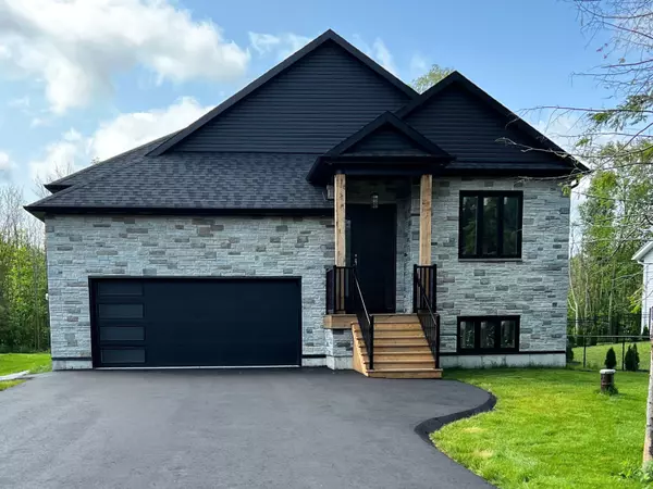 Innisfil, ON L9S 2Z4,527 Mapleview DR E