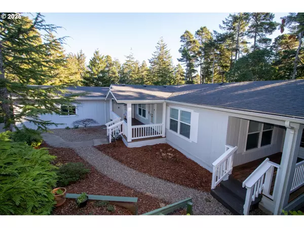 Florence, OR 97439,905 LILLIE CIRCLE CT