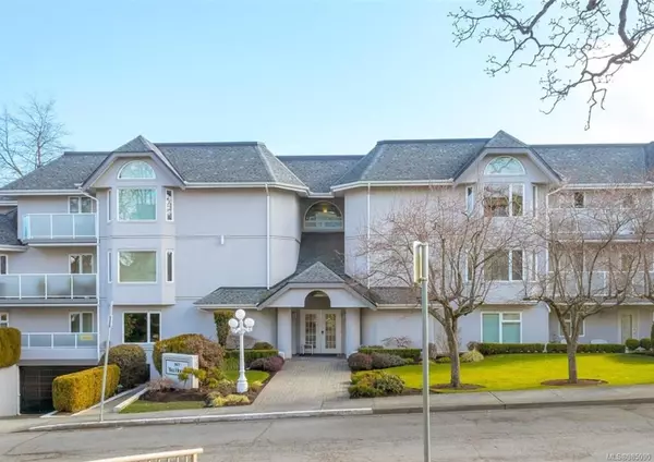 Oak Bay, BC V8S 4R3,1477 Yale St #203