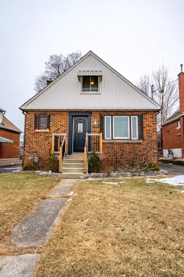 219 RODGERS RD, Hamilton, ON L8K 3C3