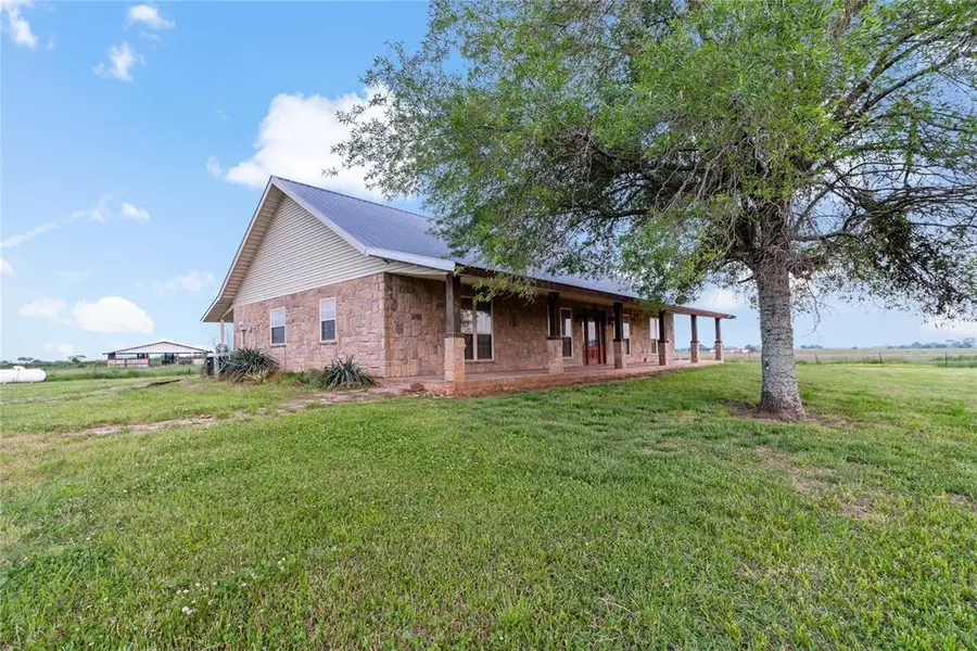 3637 County Road 15100, Blossom, TX 75416