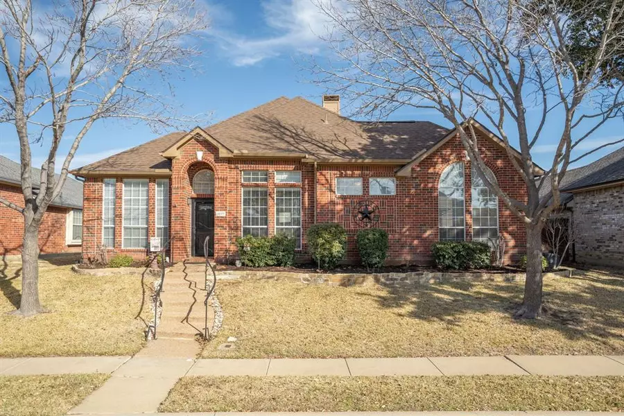 1425 Mayflower Lane, Lewisville, TX 75077