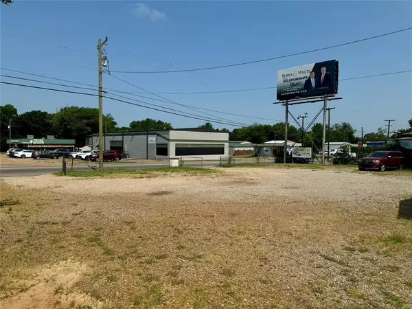 Paris, TX 75460,328 N Main Street