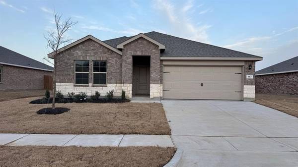 332 WILDROSE Circle, Cleburne, TX 76033