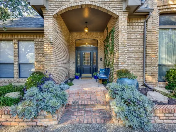 Dallas, TX 75248,5705 Bent Oak Place