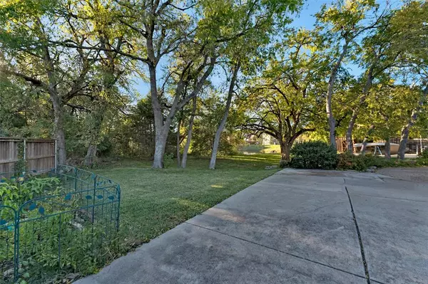 Plano, TX 75074,7217 Cloverleaf Drive